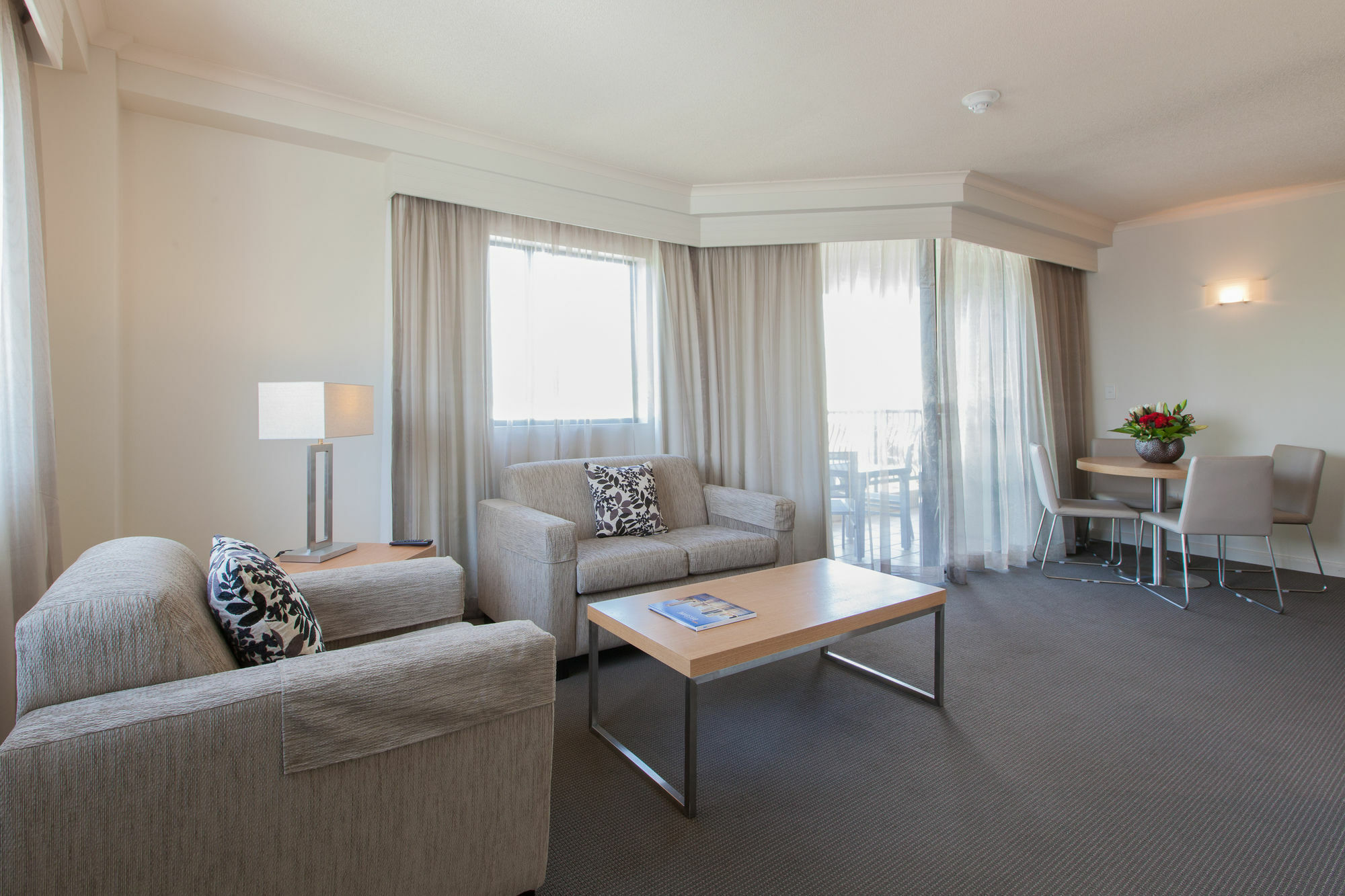 Central Cosmo Apartment Hotel Brisbane Esterno foto
